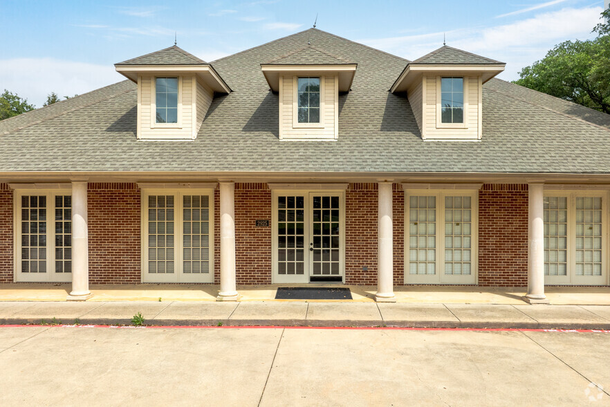 2921 Country Club Rd, Denton, TX for rent - Building Photo - Image 3 of 13