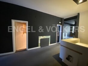 Retail in Barcelona, Barcelona to rent Interior Photo- Image 2 of 24