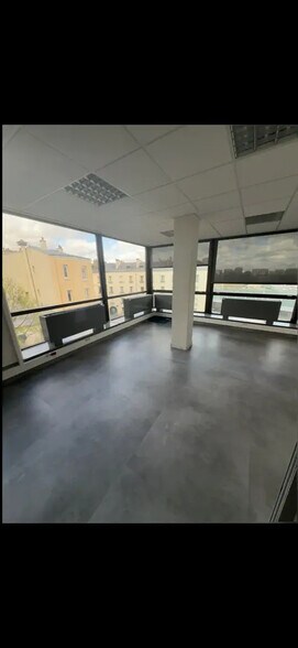 Office in Saint-Cloud for sale - Interior Photo - Image 3 of 10
