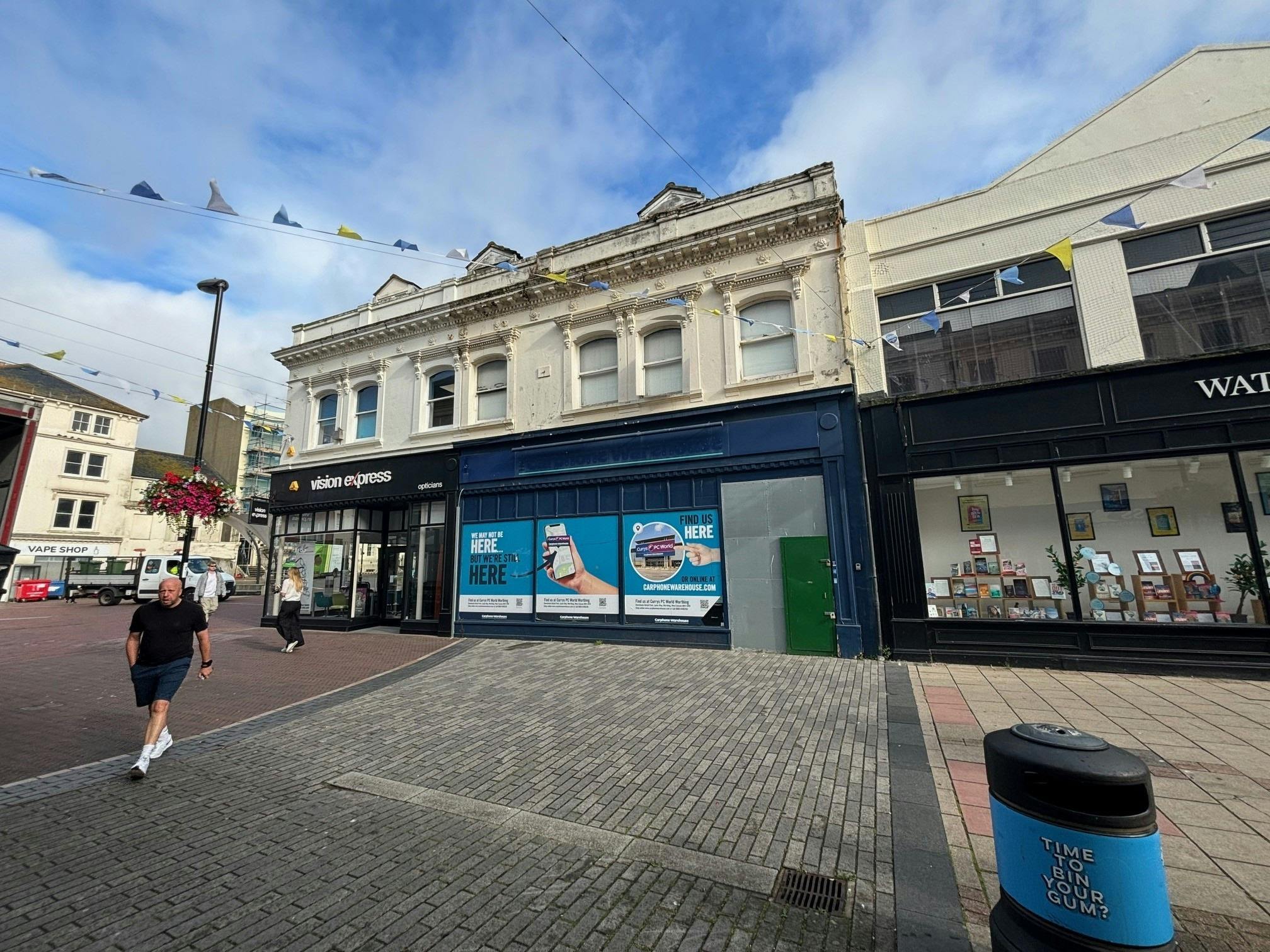 30 Montague St, Worthing to rent Building Photo- Image 1 of 2