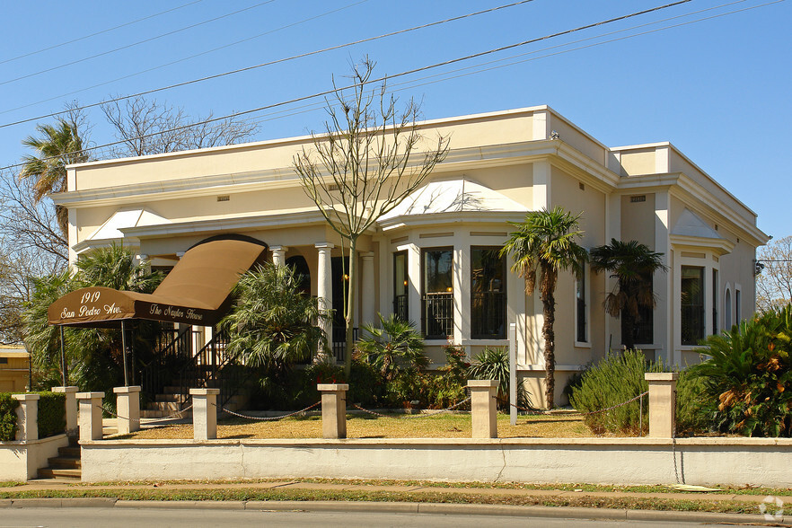 1919 San Pedro Ave, San Antonio, TX for rent - Primary Photo - Image 1 of 9