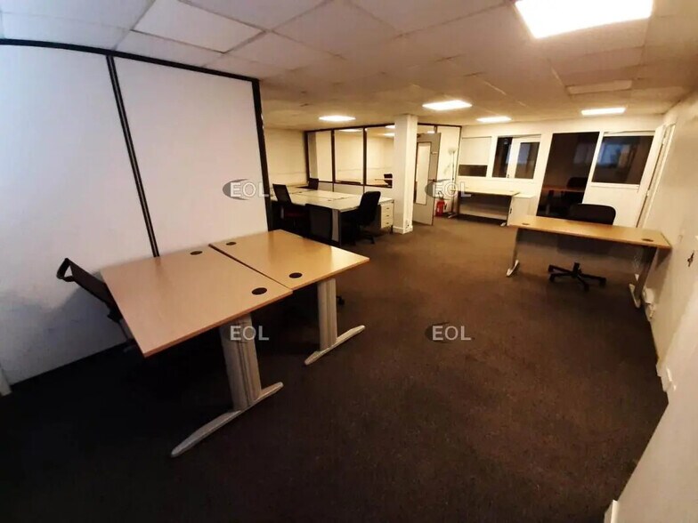 Office in Châtillon to rent - Interior Photo - Image 2 of 10