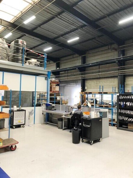 Industrial in Villeron to rent - Interior Photo - Image 3 of 5