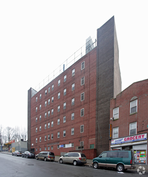 200 W Tremont Ave, Bronx, NY for sale - Primary Photo - Image 1 of 1