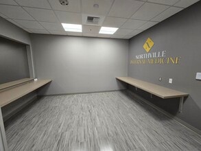 39000 W Seven Mile Rd, Livonia, MI to rent Interior Photo- Image 2 of 6