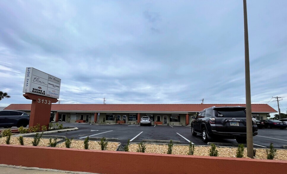 3133 S Ridgewood Ave, Daytona Beach, FL for sale - Building Photo - Image 1 of 1