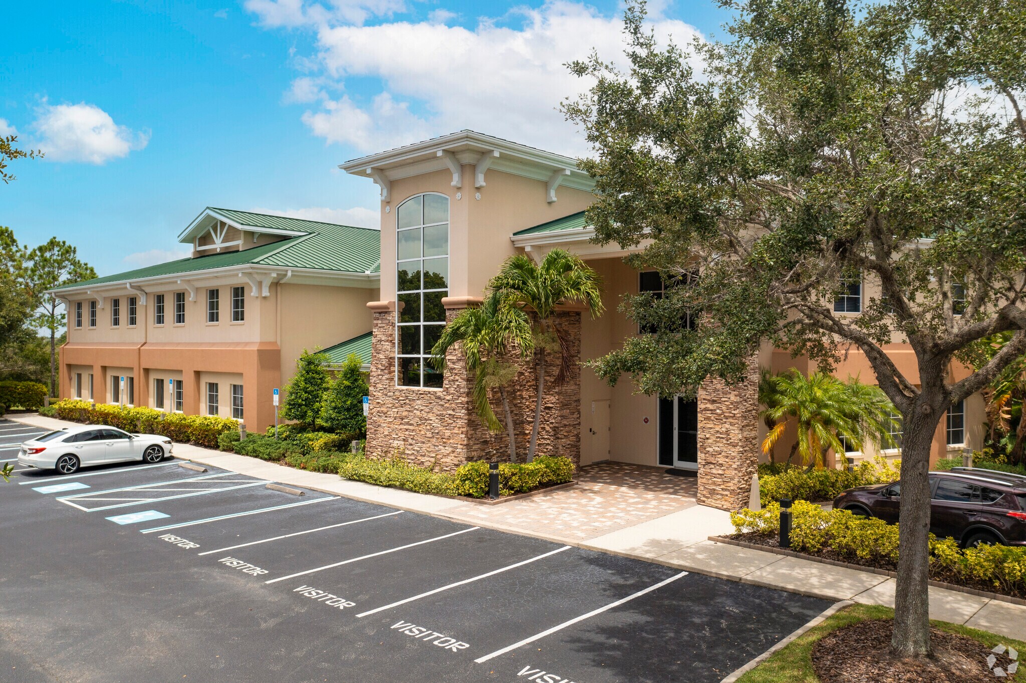 6751 Professional Pky W, Sarasota, FL for sale Primary Photo- Image 1 of 1