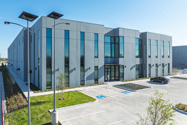 More details for 2200-2300 SE Loop 820 Hwy, Fort Worth, TX - Industrial to Rent