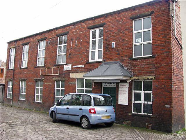 4 St Johns Pl, Cleckheaton for sale - Building Photo - Image 2 of 12