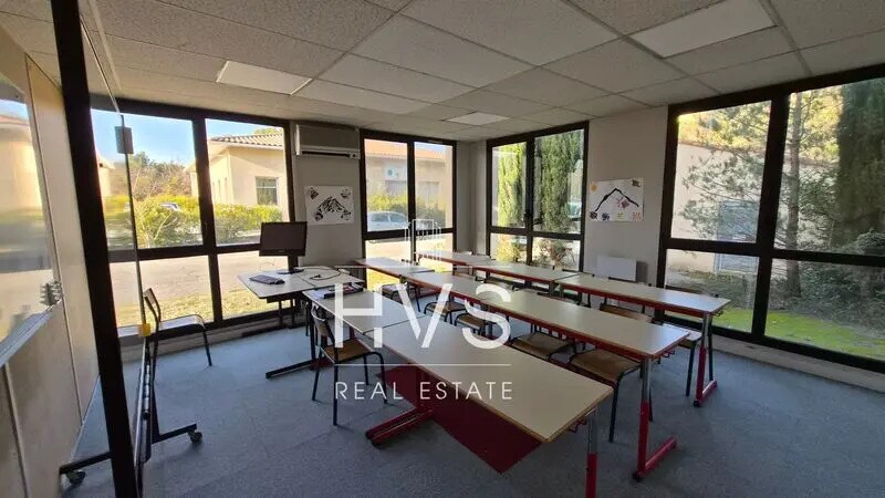 Office in Aix-en-Provence to rent - Interior Photo - Image 3 of 7