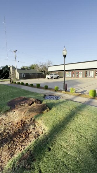 701 S Kelly Ave, Edmond, OK for sale - Commercial Listing Video - Image 2 of 6