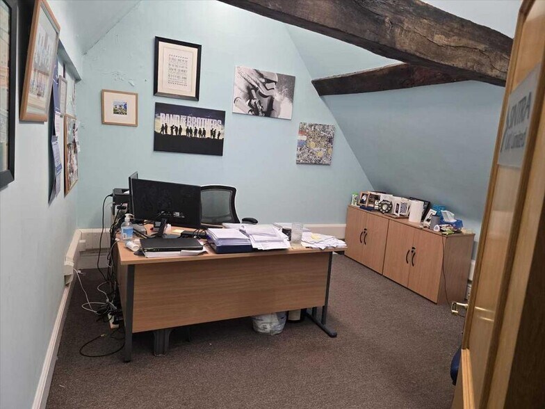 59 Wrawby St, Brigg to rent - Building Photo - Image 3 of 5