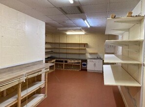 Pelman Way, Epsom to rent Interior Photo- Image 2 of 2