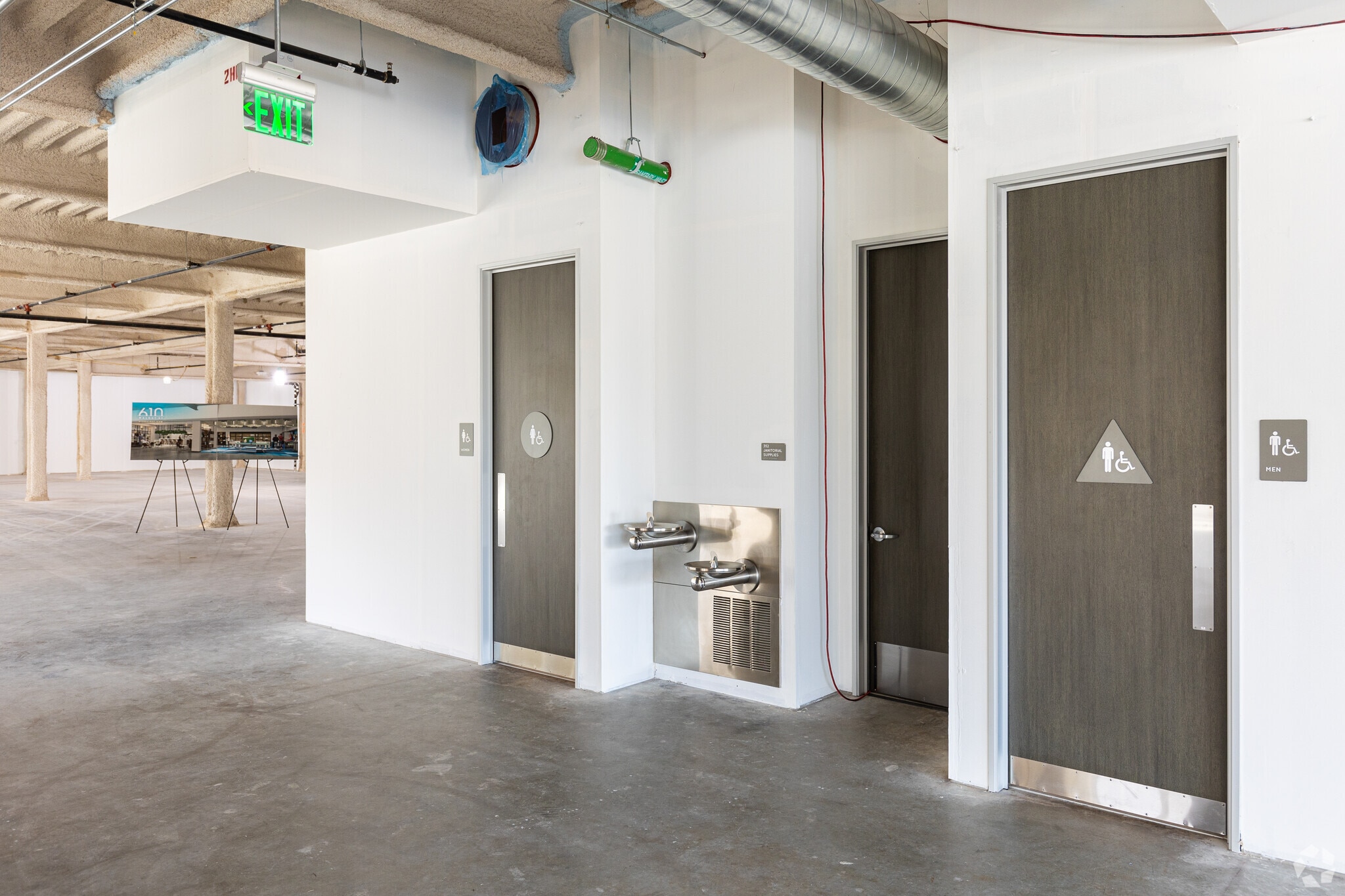 610 Walnut St, Redwood City, CA to rent Interior Photo- Image 1 of 1