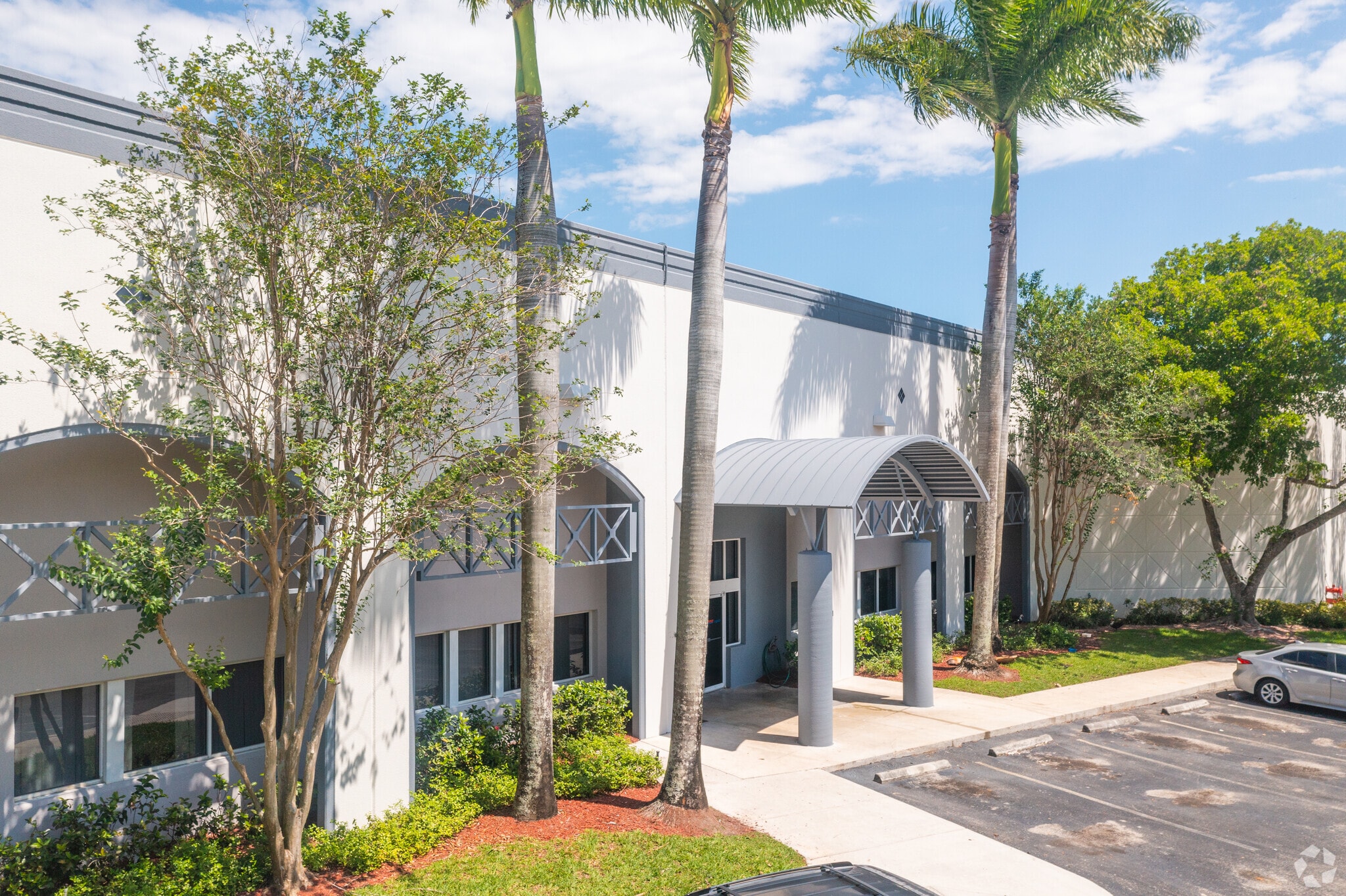800-900 International Pky, Sunrise, FL to rent Building Photo- Image 1 of 8