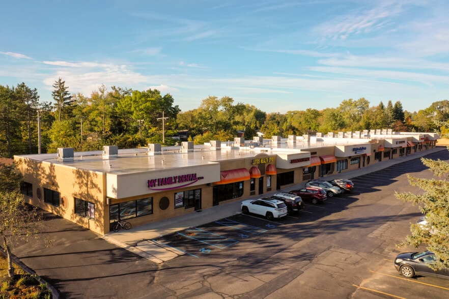 24033-24099 Meadowbrook Rd, Novi, MI to rent - Building Photo - Image 1 of 6
