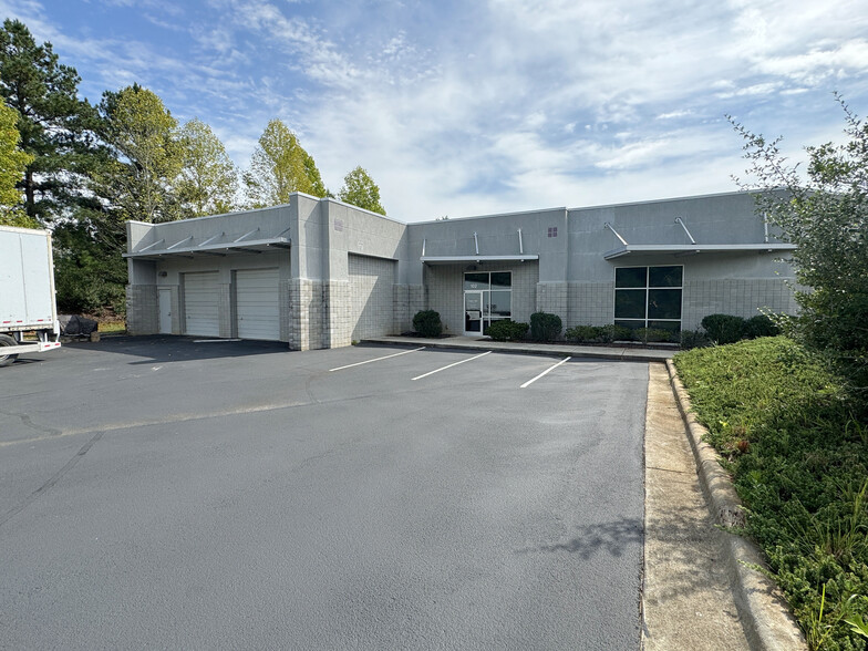 1631 NW Maynard Rd, Cary, NC for rent - Building Photo - Image 3 of 3