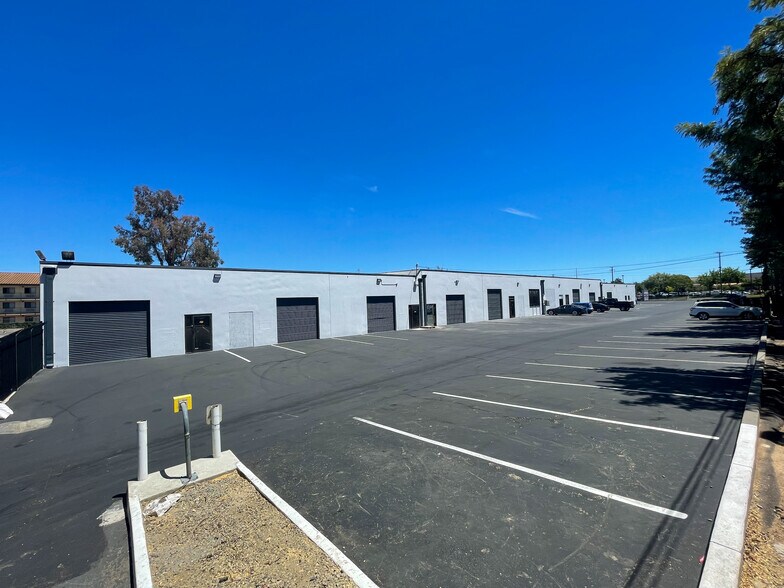 7991 Folsom Blvd, Sacramento, CA for rent - Building Photo - Image 2 of 3