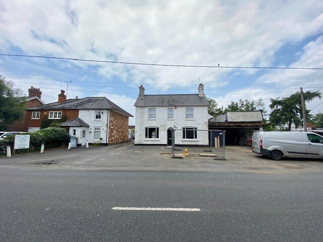 Reading Rd, Reading to rent - Building Photo - Image 3 of 3