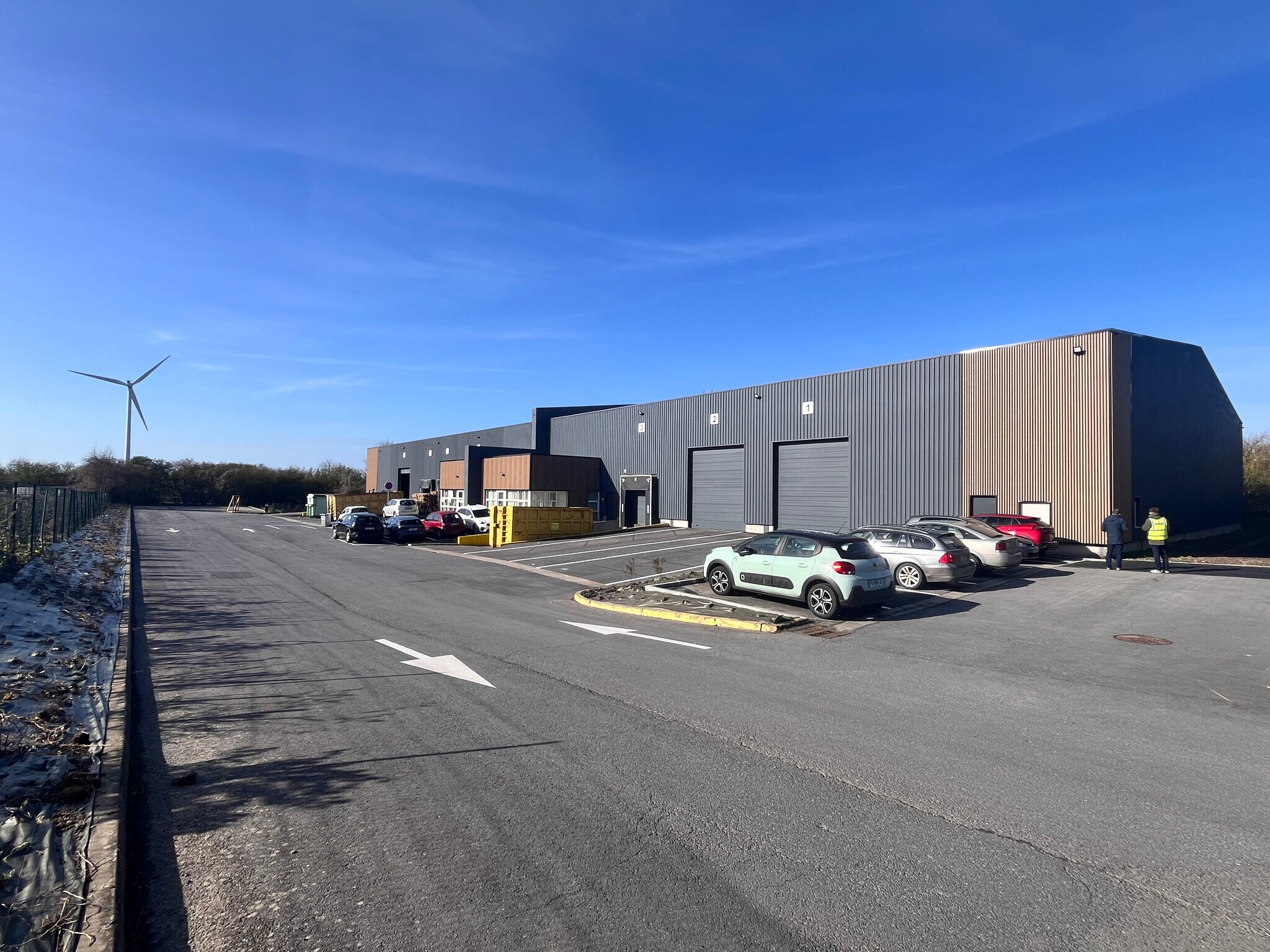 Industrial in Feuchy for sale Primary Photo- Image 1 of 6