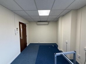 Ash Rd, New Ash Green to rent Interior Photo- Image 1 of 3