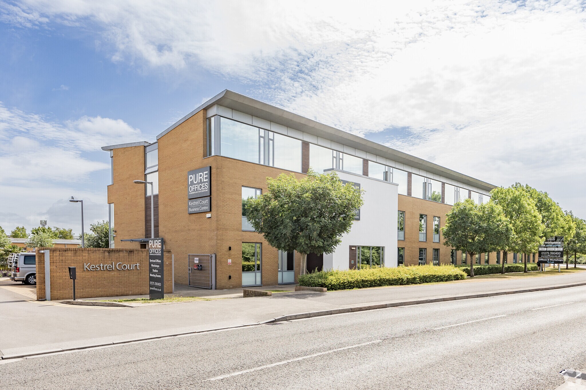 Harbour Rd, Portishead to rent Primary Photo- Image 1 of 23