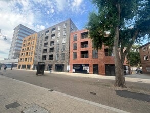 22-44 North St, Romford to rent Building Photo- Image 2 of 6