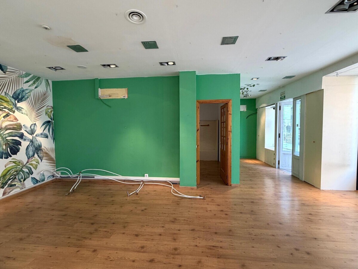 Igualada, BAR 08700 - Unit - - - Interior Photo - Image 2 of 8