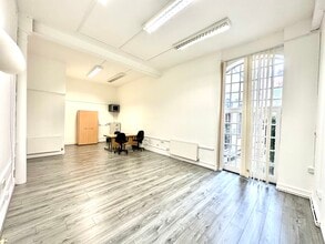 123-131 Bradford St, Birmingham to rent Interior Photo- Image 1 of 5