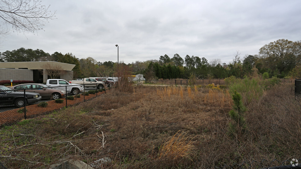 1980 McCrays Mill Rd, Sumter, SC for sale - Primary Photo - Image 1 of 1