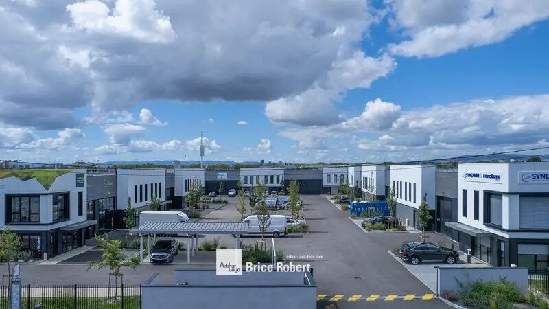 Location Local d'activités 350 m² à 1 066 m² - Photo 1