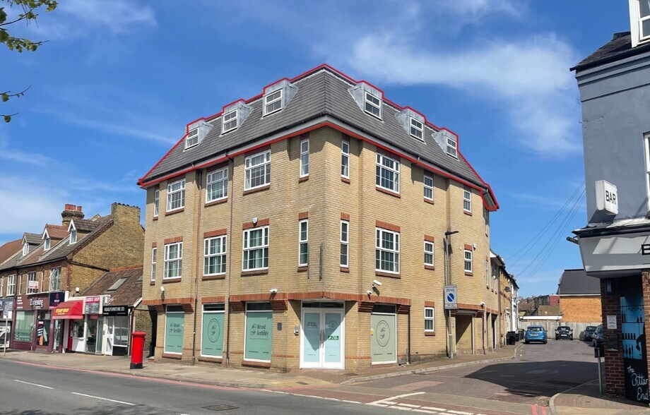 135137 Masons Hl, Bromley BR2 9HT UK