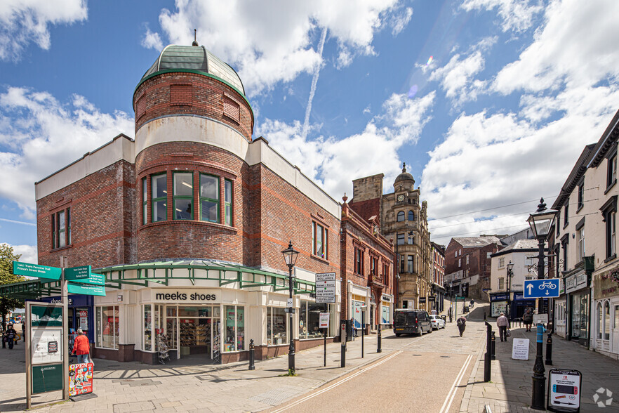 Warren St, Stockport for rent - Building Photo - Image 2 of 3