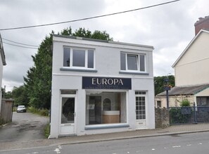 Pentre Rd, Carmarthen to rent Building Photo- Image 1 of 3