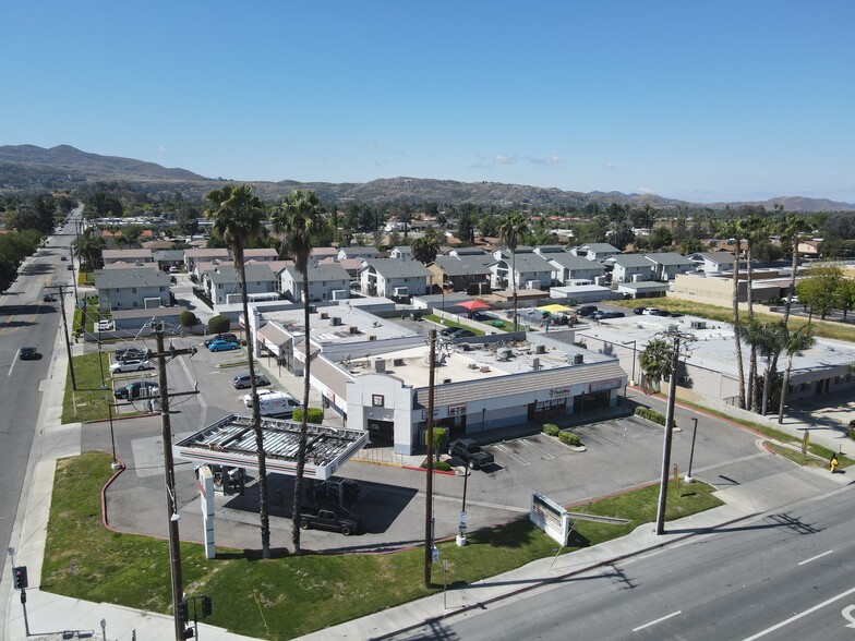 41995 Florida Ave, Hemet, CA for rent - Building Photo - Image 1 of 10