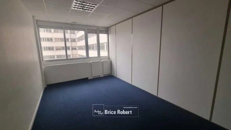 Office in Lyon to rent Interior Photo- Image 1 of 10