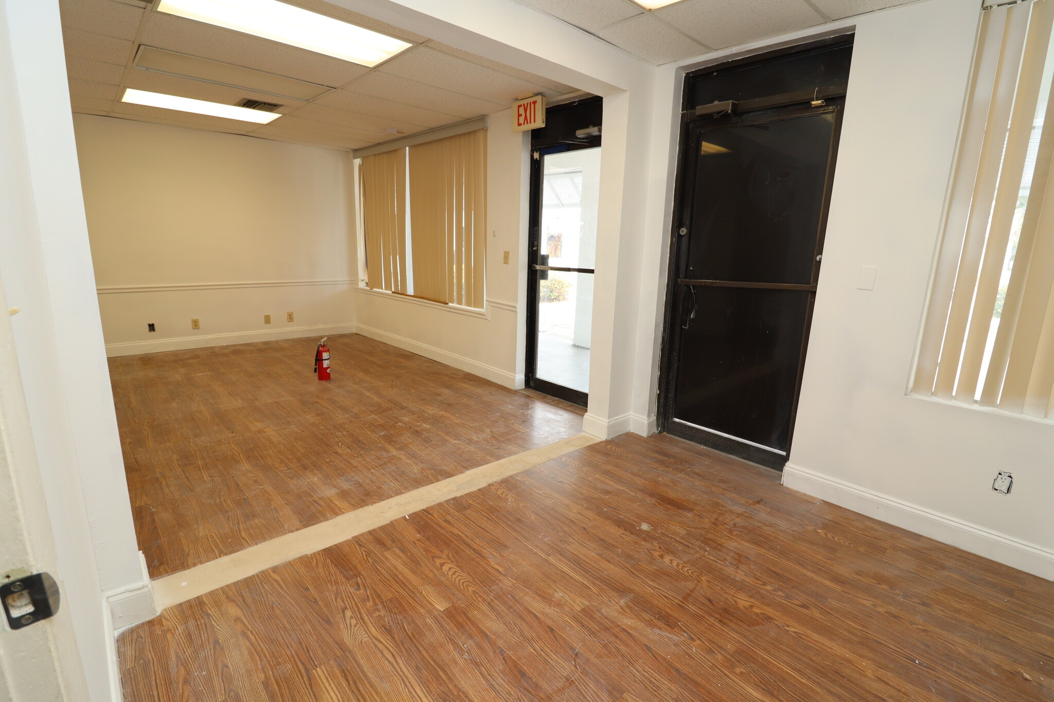 6731-6755 Sunset Strip, Sunrise, FL to rent Interior Photo- Image 1 of 15