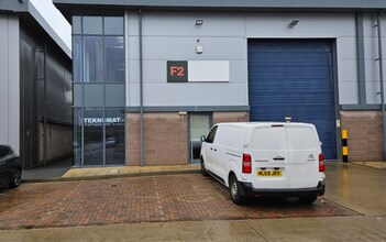 Aston Rd, Bromsgrove to rent Building Photo- Image 2 of 8