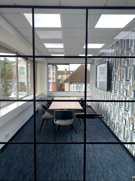 152-178 Kingston Rd, New Malden to rent - Interior Photo - Image 3 of 6