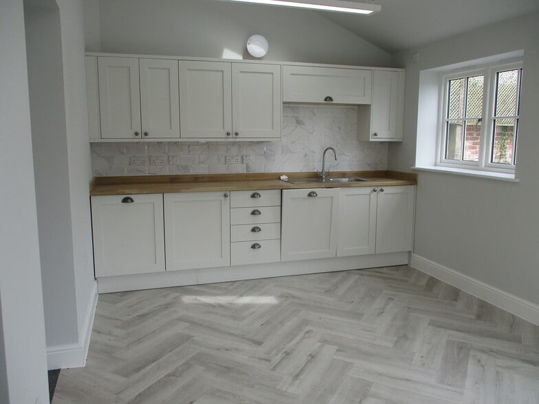 Painters Ln, Ashbourne to rent - Building Photo - Image 2 of 4