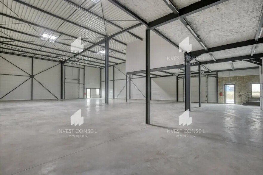 Light Industrial in Persan for sale - Building Photo - Image 2 of 8
