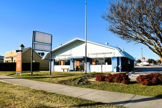 3315-3461 W Walnut St, Garland, TX for rent Building Photo- Image 1 of 9