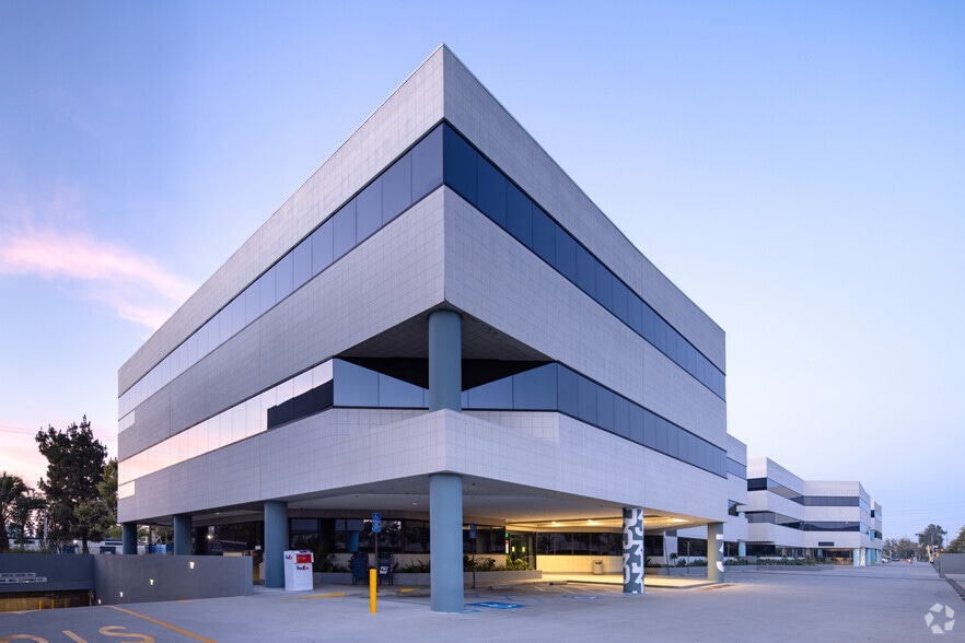 6345 Balboa Blvd, Encino, CA to rent - Building Photo - Image 2 of 24