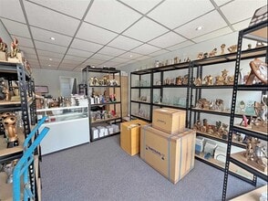 35 Fore St, Cullompton to rent Interior Photo- Image 2 of 3