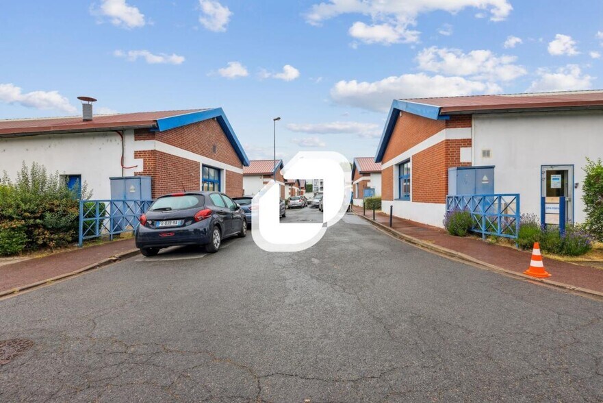 Light Industrial in Choisy-le-Roi to rent - Building Photo - Image 1 of 18