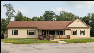 1203 W Alto Rd, Kokomo, IN for rent Building Photo- Image 1 of 6