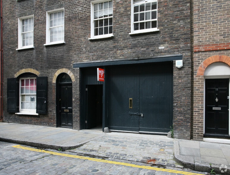 9 Heneage St, London to rent - Building Photo - Image 3 of 6