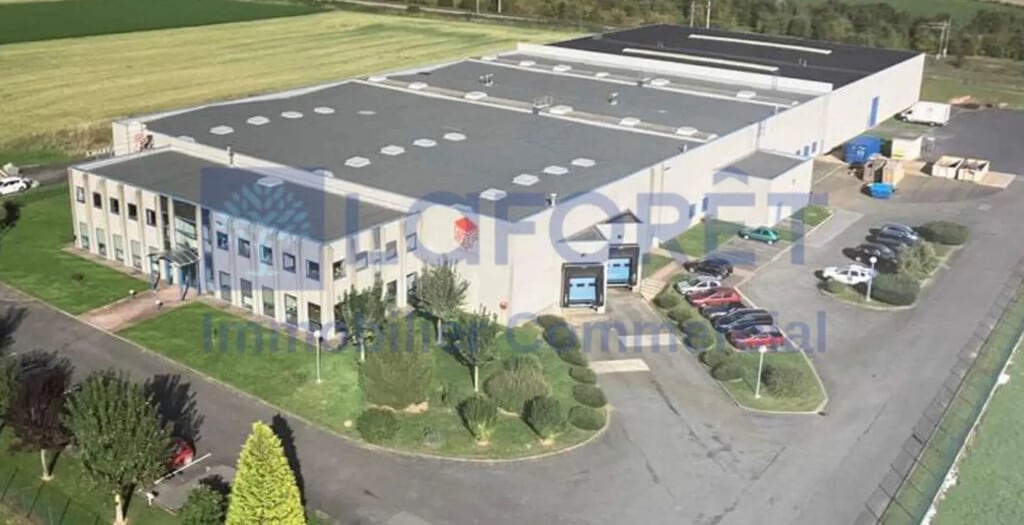Vente Entrepôt 6 490 m² - Photo 1
