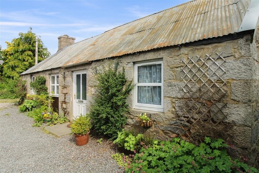 Willowbank Guest House and Willowbank Bothy, Grantown On Spey for sale - Building Photo - Image 2 of 39