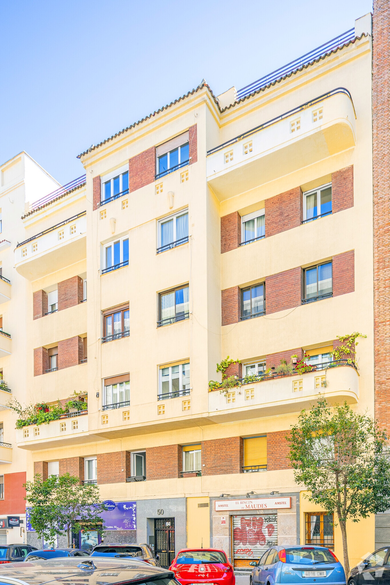 Retail in Madrid, Madrid to rent Primary Photo- Image 1 of 3